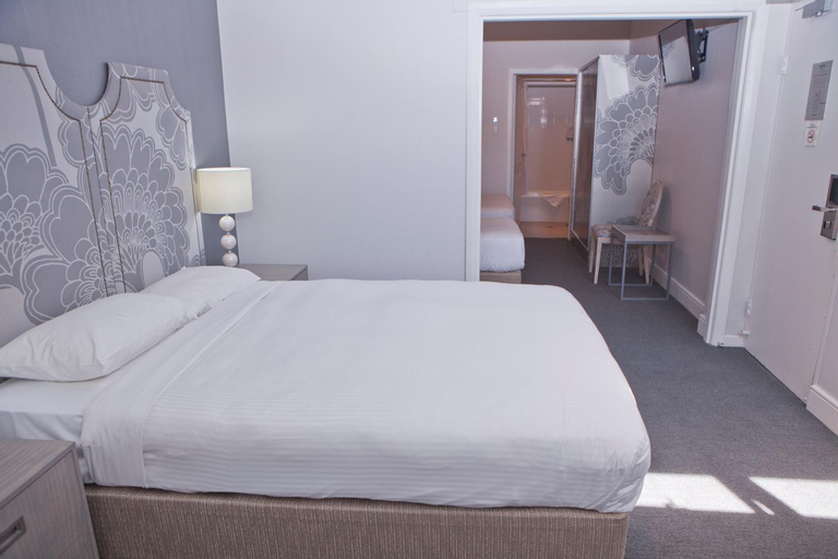Bedroom 12