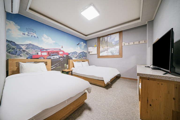 Bedroom 4, Donghae King, Donghae