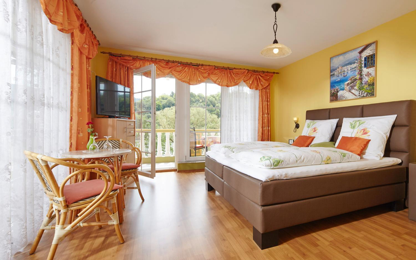 Bedroom 2, Panorama Hotel & Restaurant, Bernkastel-Wittlich