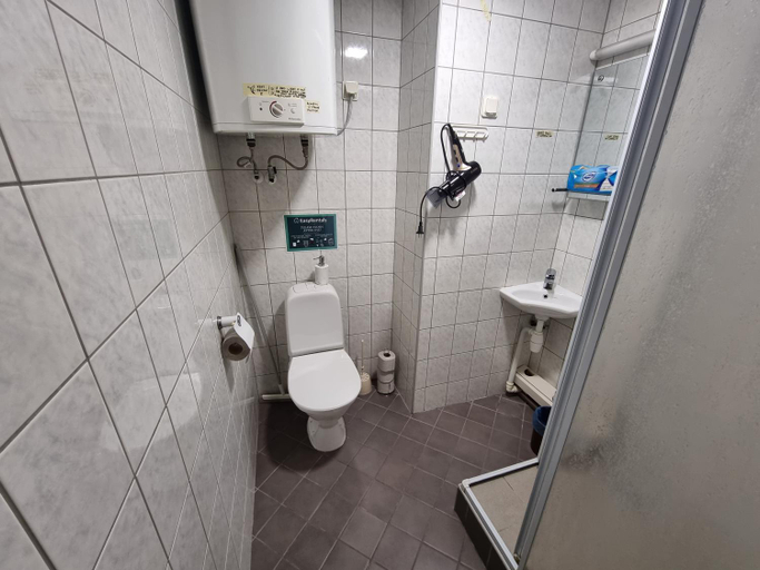 Others 5, Room near City Center Harbour, Tallinn