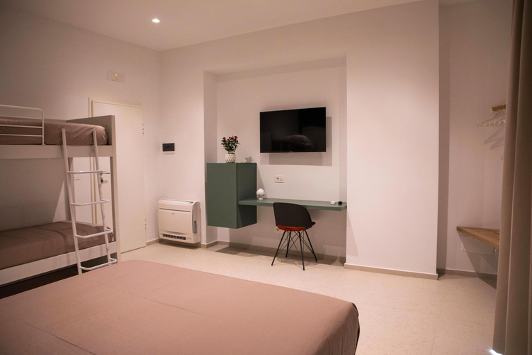 Others 5, YOUR HOUSE ROOMS 3, Bari