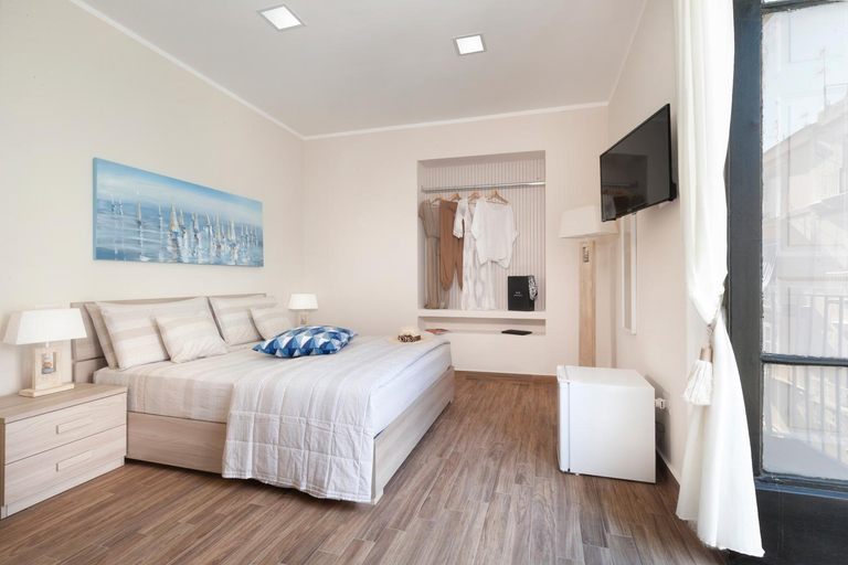 Others 4, Emma luxury room, Napoli