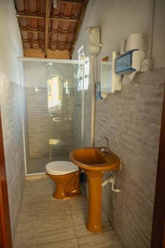 Bathroom 2, Hostel Yellow House MG, Itanhandu