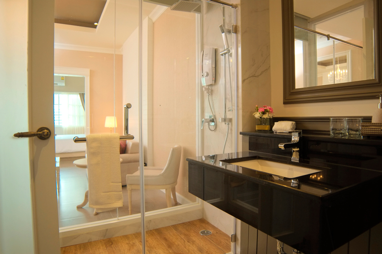 Bathroom 8