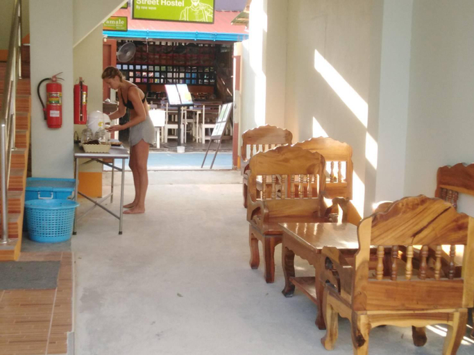 Public Area, walking street hostel by new wave, Muang Satun