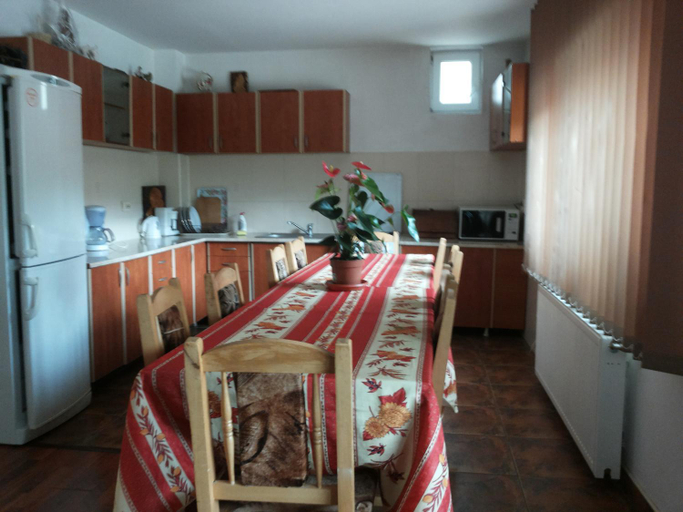 Others 2, Casa Vera, Bran