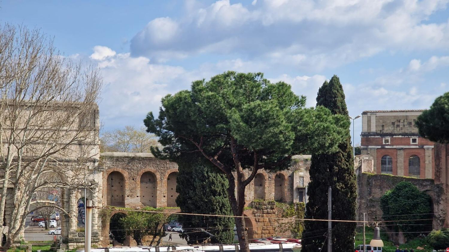 Others 4, Major 93 Guesthouse, Rome