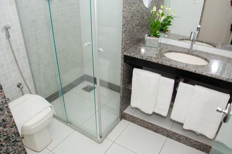 Bathroom 3, Manferrari Hotel, Contagem