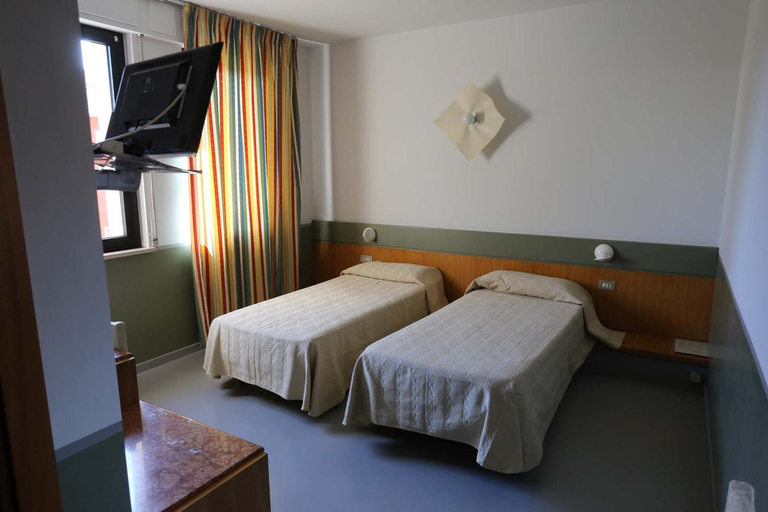 Bedroom 2, Hotel Roma, Verona