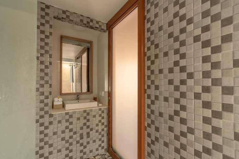 Bathroom 9