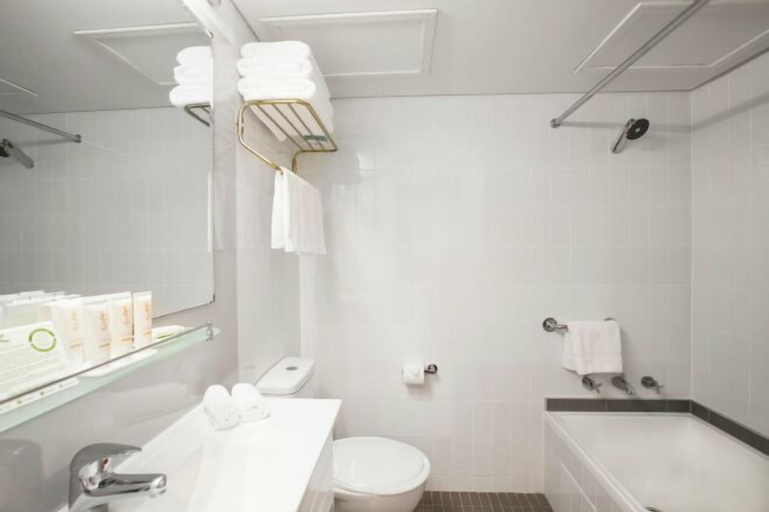 Bathroom 28