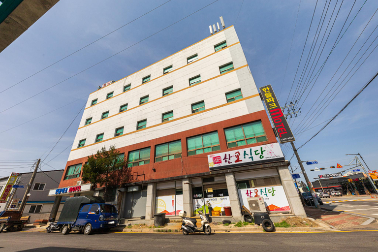 Exterior view 2, Geochang Handeul Park, Geochang