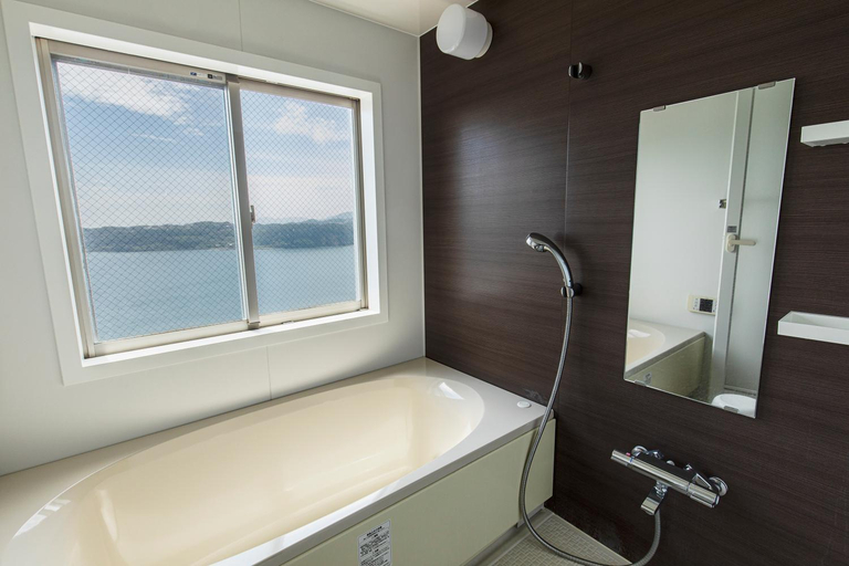 Bathroom 5, Samson Hotel, Hirado
