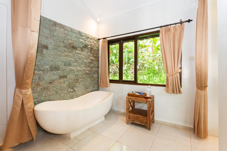 Bathroom 13