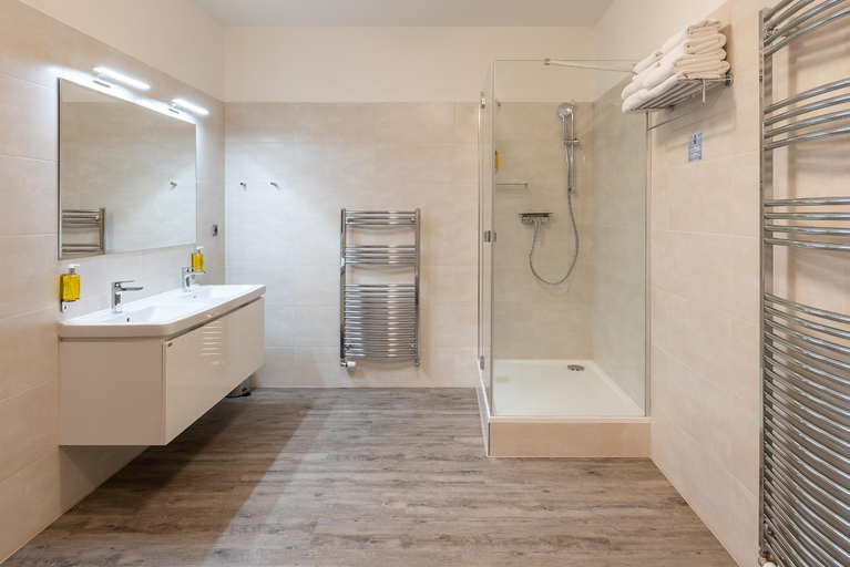 Bathroom 4, Hotel Melantrich, Praha 1