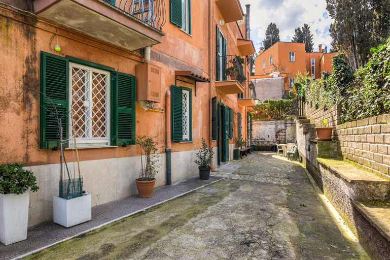 Exterior view 2, La Casetta di Naty, Roma