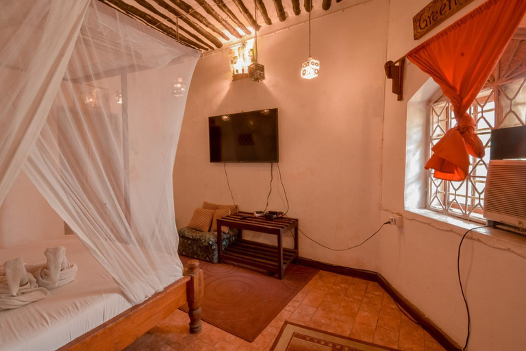 Others 4, Malindi Guest House, Mjini