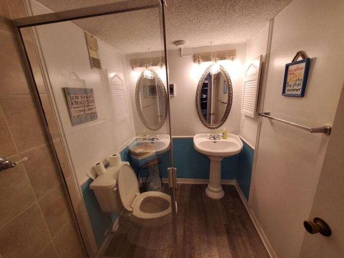Bathroom 5, Pelican Inlet C217, Saint Johns