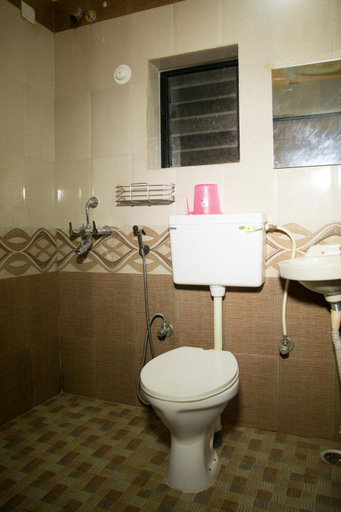 Bathroom 2, Bliss Holiday Inn, North Goa