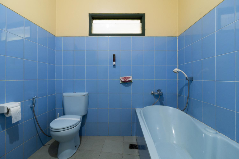 Bathroom 10