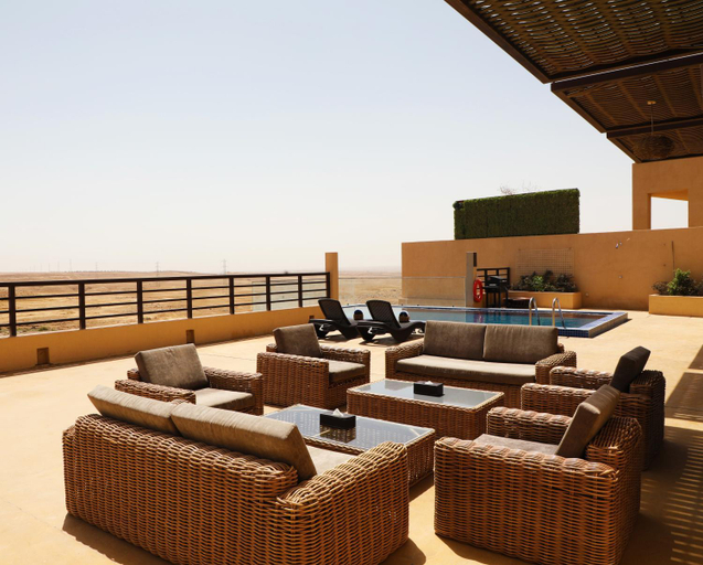 Others 5, The Cliff, Riyadh