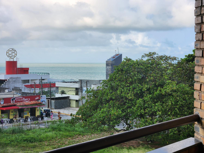 Exterior & Views 17