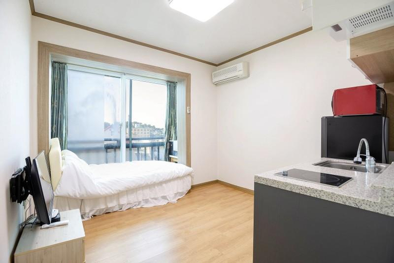 Bedroom 3, Taean (Anmyeondo) Sea Story Pension, Taean