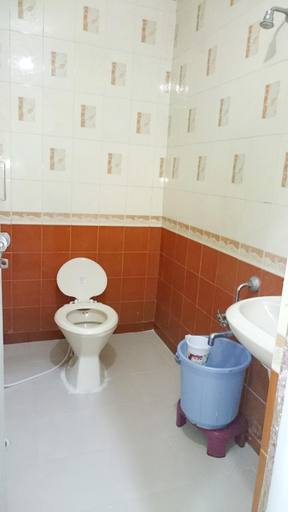 Bathroom 2, Hotel Preetam, Aurangabad