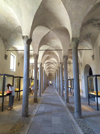 Others 4, appartamenti olivo, Pavia