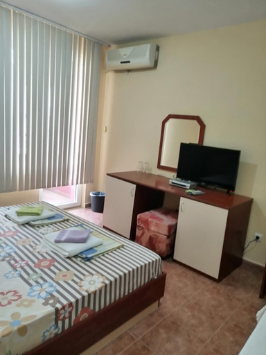 Bedroom 2, Femili Hotel Diveda, Nesebar