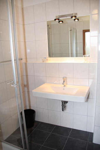 Bathroom, Gaststatte Wicke, Kassel