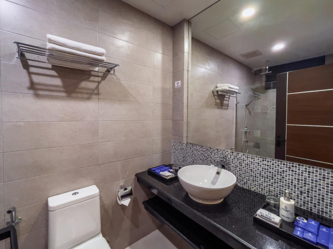 Bathroom 4, Sky Beach Dhiffushi Maldives, Kaafu Atoll