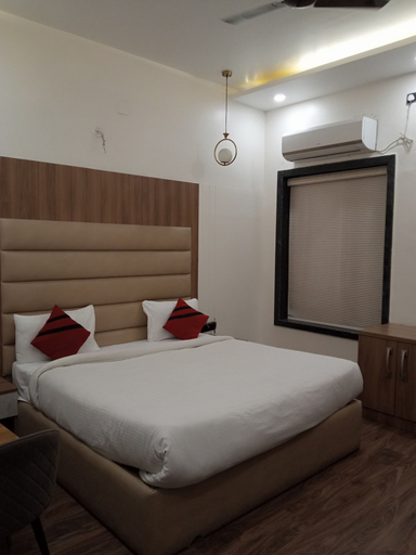 Bedroom 5, RBS Hotel And Lawn, Faizabad