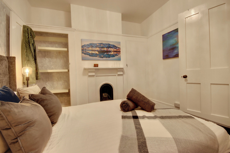 Bedroom 3, Southsea 4BR Getaway with Private Yard, Portsmouth