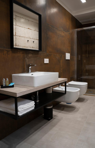 Bathroom 2, Le Radici, Napoli