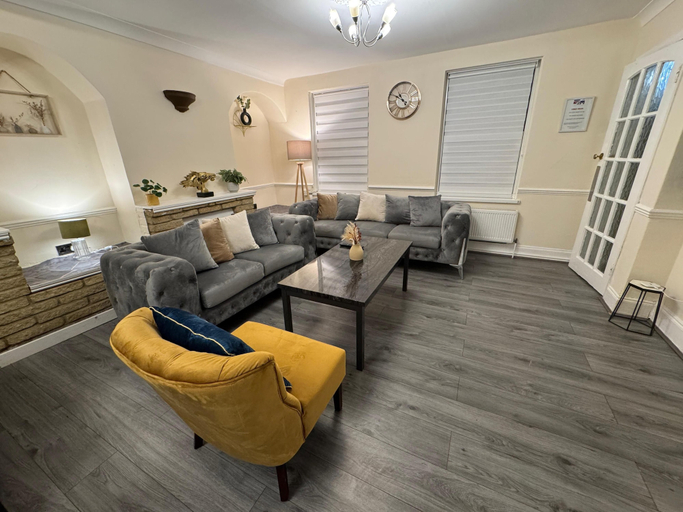 Others 3, 3BR House with Free WiFi All Over UK, London