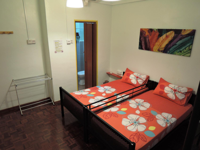Bathroom 2, The Pillohouzzze, Malacca City