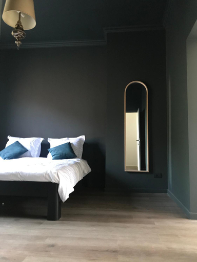 Others 5, Maison Georges, Antwerpen