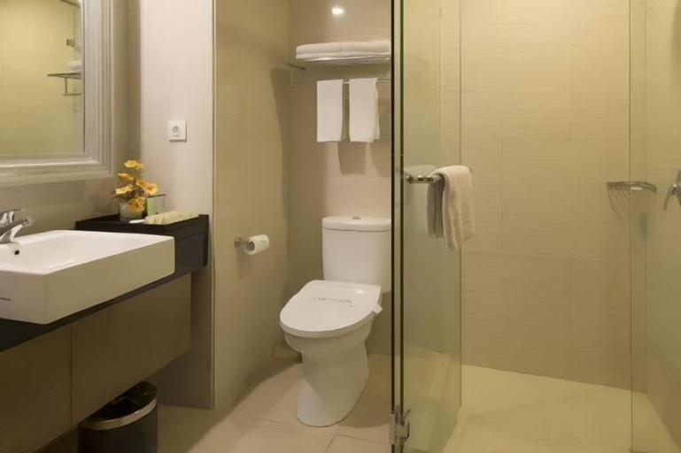 Bathroom 12