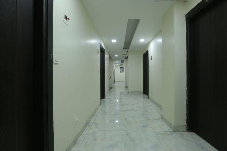 Others 4, hotel hi life DX, Delhi