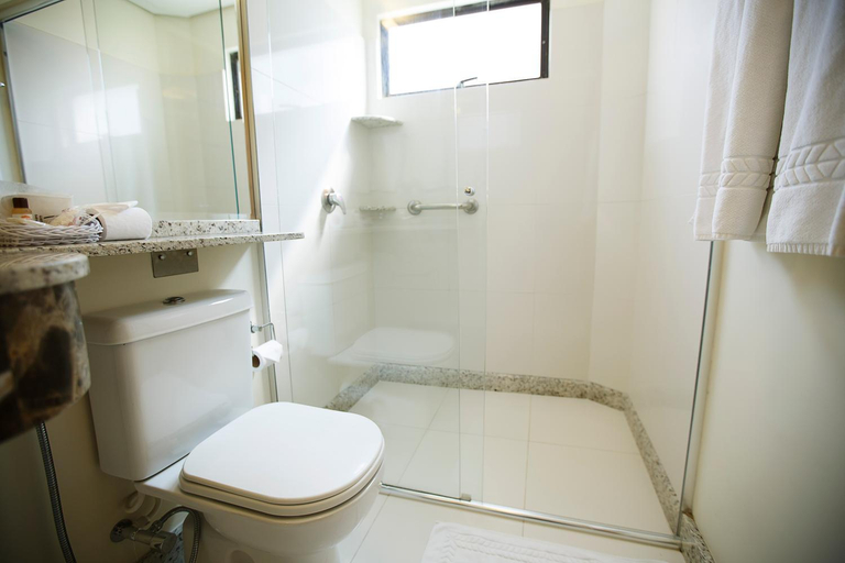 Bathroom 3, Eston Hotel, Chapecó
