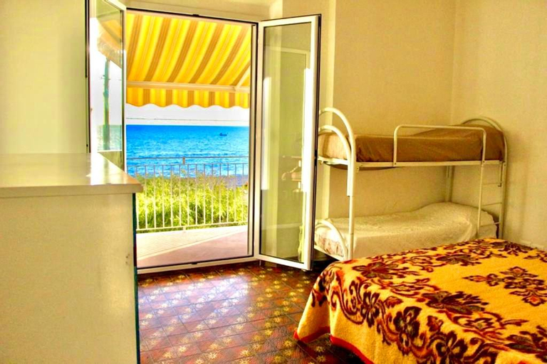 Bedroom 2, Villa Tripepi, Reggio Di Calabria