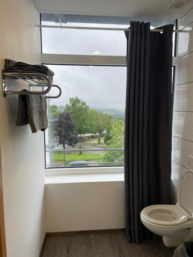 Bathroom 25