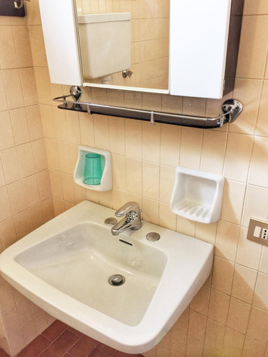Bathroom 3, Ostello delle cartiere, Brescia