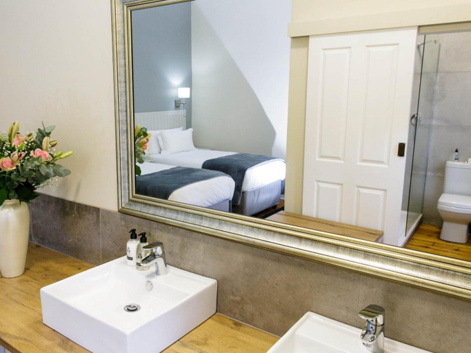 Bathroom 5, Queen’s Hotel by BON Hotels, Eden