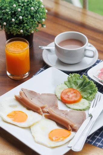 Food & Drinks 5, IP Plus Beach Resort, Pattaya