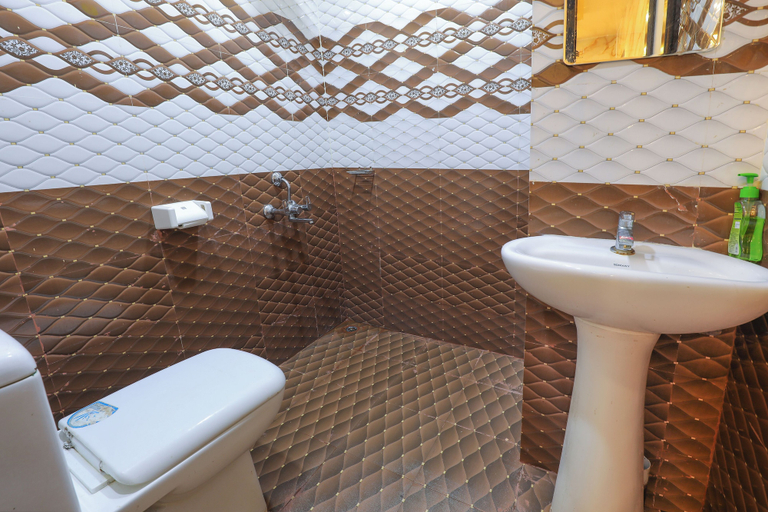 Bathroom, Kerala Nature Houseboat by Coco floatel, Alappuzha