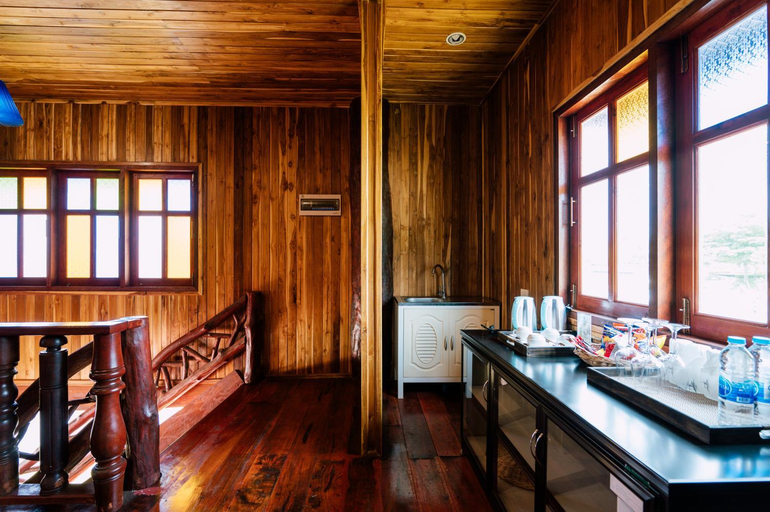 Dining Room 6