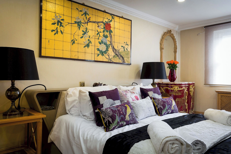 Bedroom 2, Penthouse 3-bed 3-bath on Marble Arch, London