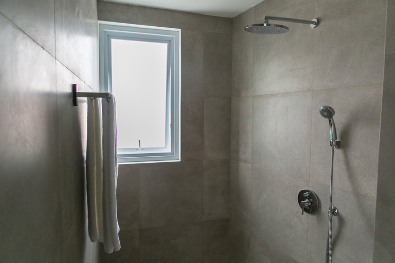 Bathroom 7